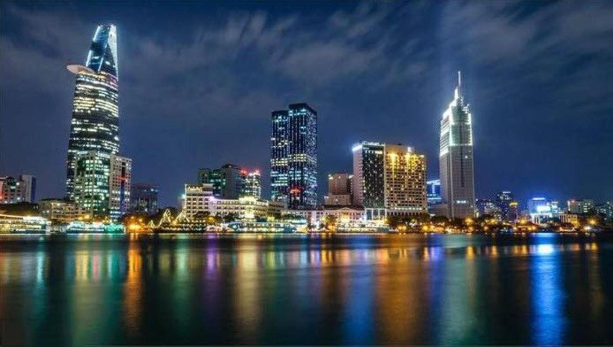 Saigon Night 3*
